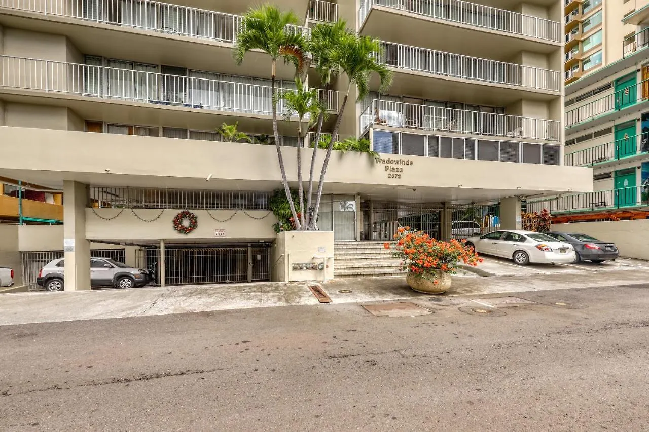 מלון הונולולו Tradewinds Plaza 801